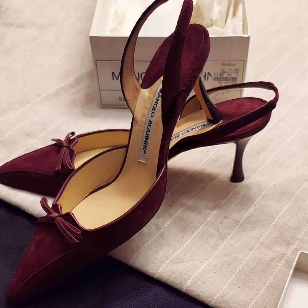 Manolo Blahnik Rouge Suede Sz 8.5